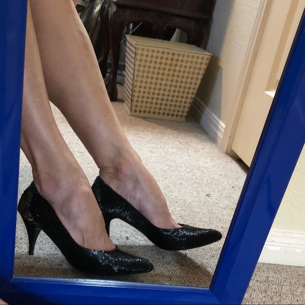 J Renee sparking bugle bead covered pump 9N